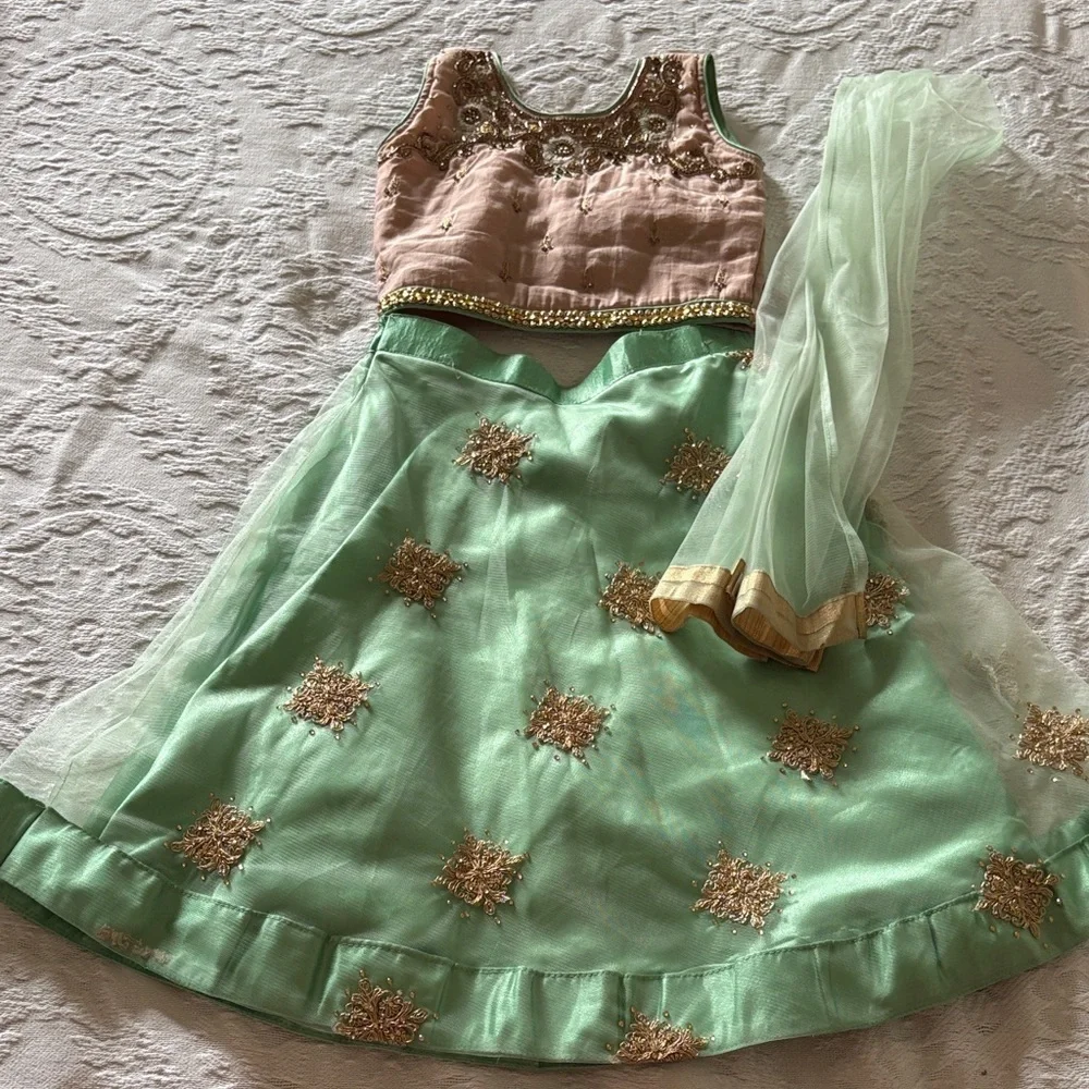 Lehenga Choli,traditional Indian Green & Gold 3pc Dress Needs Cleaning
